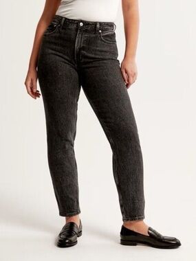 Abercrombie Curve Love High-Rise Black Mom Jeans